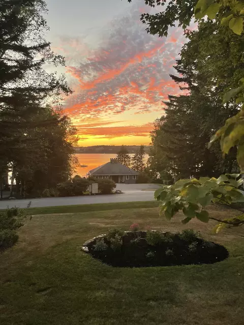 61 Dipper Cove Rd, Orrs Island, ME 04066