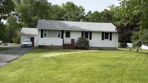 2 Sunrise Cir, Augusta, ME 04330