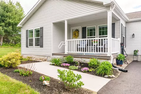 2 Vinalhaven Dr, Berwick, ME 03901 photo 3