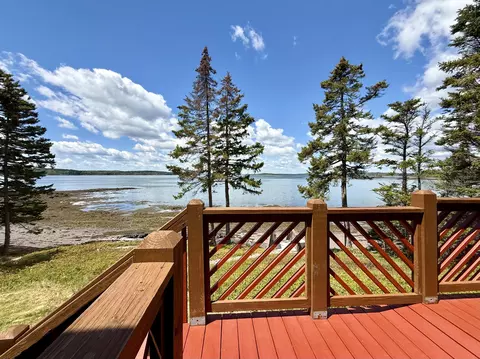 34 Deep Cove Rd, Eastport, ME 04631