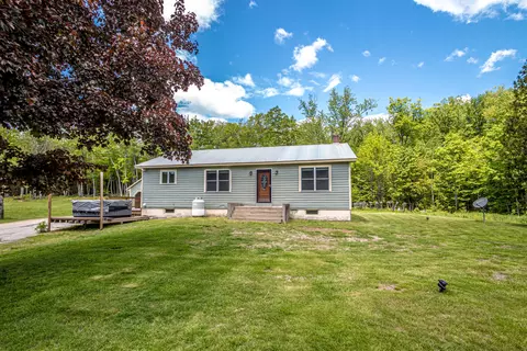 518 W Fryeburg Rd, Fryeburg, ME 04037