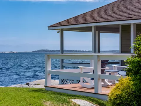 9 Elwell Pt, South Thomaston, ME 04858