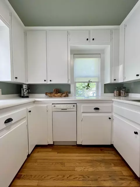 Kitchen - 3 Andrews Rd, Bath, ME 04530 photo 2 of 2