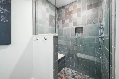 Bath - 92 Flynn Ln, Ogunquit, ME 03907 photo 2 of 3