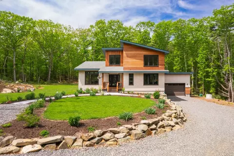 Exterior - 92 Flynn Ln, Ogunquit, ME 03907 photo 10 of 13