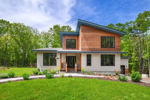 Exterior - 92 Flynn Ln, Ogunquit, ME 03907 photo 5 of 13