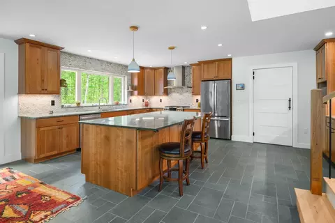 Kitchen - 92 Flynn Ln, Ogunquit, ME 03907 photo 2 of 3