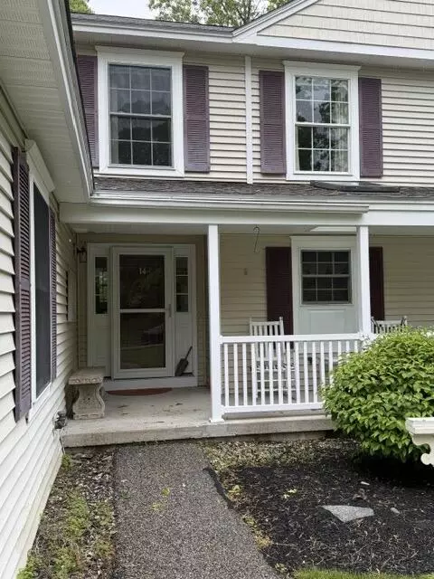14 Hampton Glen Dr #51, Kennebunk, ME 04043