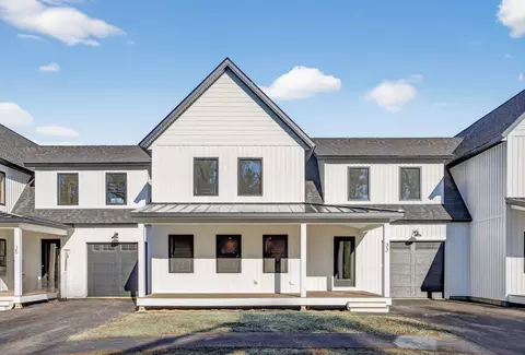 28 Fairway Commons Dr #9, Gorham, ME 04038