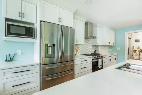 Kitchen - 86 Everett Rd, Auburn, ME 04210 photo 1 of 5