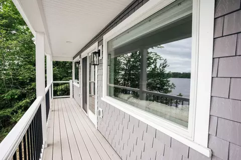 Exterior - 86 Everett Rd, Auburn, ME 04210 photo 7 of 11