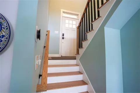 Entry Way - 86 Everett Rd, Auburn, ME 04210 photo 1 of 3