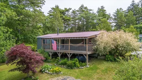 25 Pine View Ridge Rd, Boothbay, ME 04537