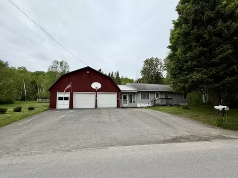 63 Lakeshore Dr, Presque Isle, ME 04769