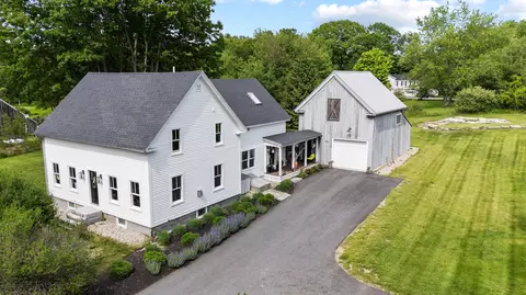 492 W Elm St, Yarmouth, ME 04096