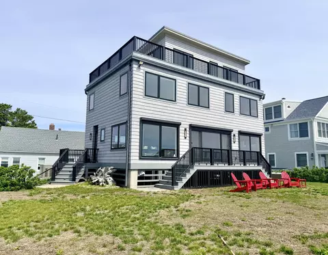 506 Drakes Island Rd, Wells, ME 04090