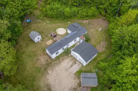 52 Summer St, Mechanic Falls, ME 04256