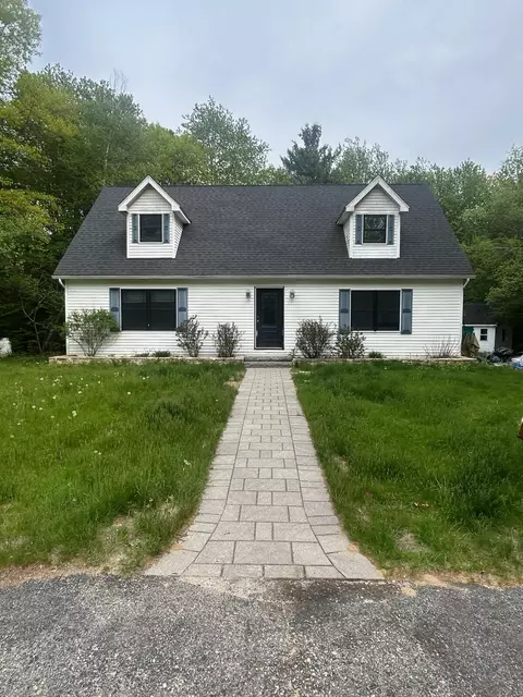 5 Belichick Way, Gray, ME 04039