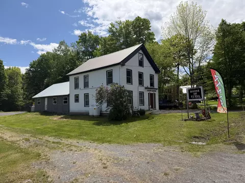 20 Pleasant St, Monson, ME 04464