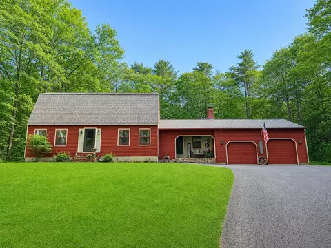 24 Gloria St, Gorham, ME 04038