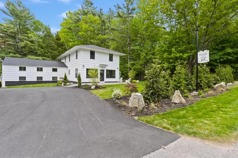 65 Middle Rd, Falmouth, ME 04105