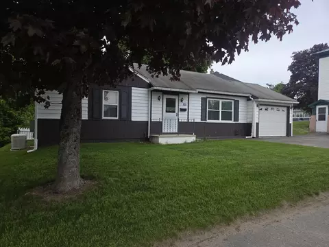 Exterior - 66 Poplar St, Millinocket, ME 04462 photo 3 of 6
