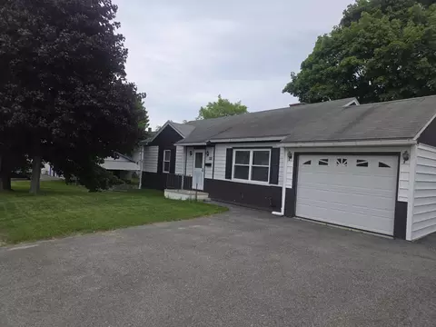 Exterior - 66 Poplar St, Millinocket, ME 04462 photo 2 of 6