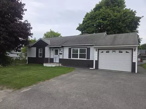 66 Poplar St, Millinocket, ME 04462