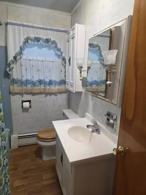 Bath - 66 Poplar St, Millinocket, ME 04462 photo 2 of 2
