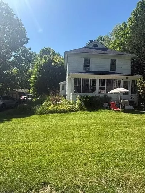9 Winchester St, Fairfield, ME 04937
