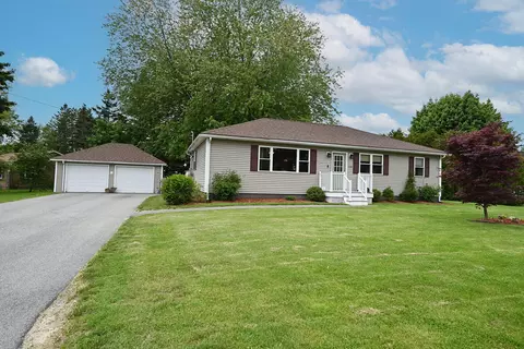 1128 Chase Rd, Veazie, ME 04401