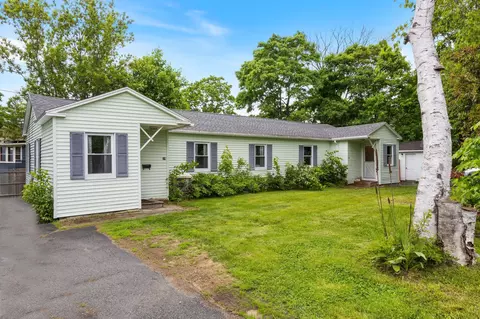 30 Dodge St, Westbrook, ME 04092