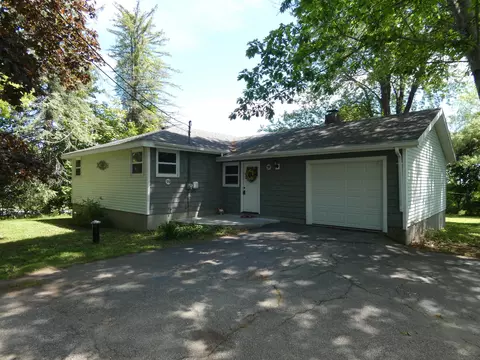 59 Route 41, Winthrop, ME 04364