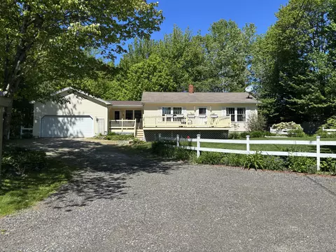 281 Mt Ephraim Rd, Searsport, ME 04974