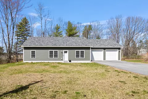699 Beech Hill Rd, Auburn, ME 04210