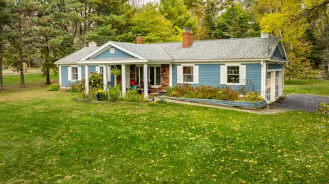 78 Spruce St, Bucksport, ME 04416