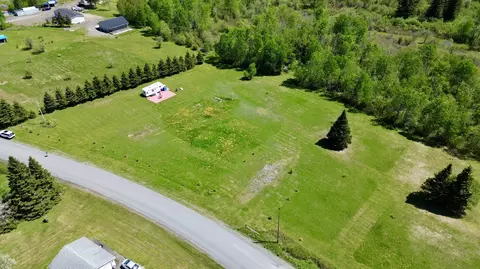 21 22d Morneault Rd # B, Saint Agatha, ME 04772