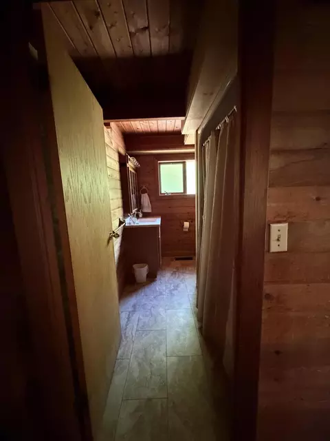 Bath - 116 Devine Rd, Whitefield, ME 04353 photo 1 of 3