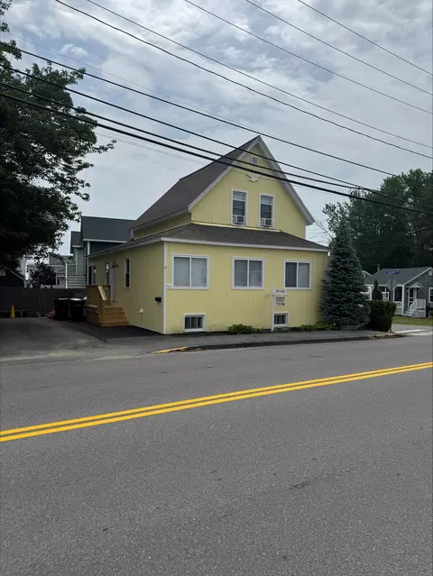 113 W Grand Ave, Old Orchard Beach, ME 04064