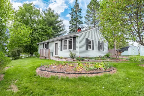 57 Naylor St, Bangor, ME 04401