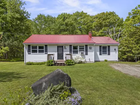995 Middle Rd, Dresden, ME 04342
