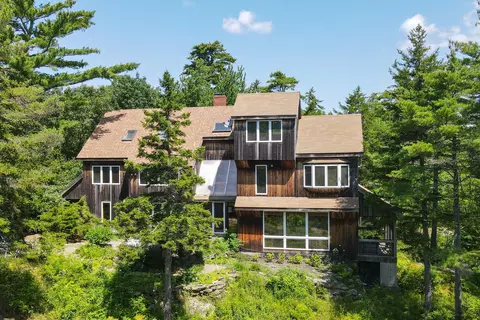 44 Timbercliffe Dr, Camden, ME 04843