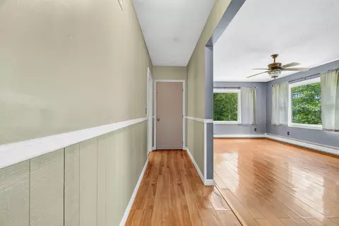 Entry Way - 197 Main Rd, Phippsburg, ME 04562 photo 1 of 5