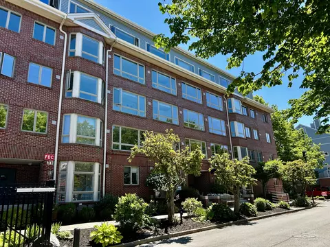 703 Chandlers Wharf #703, Portland, ME 04101