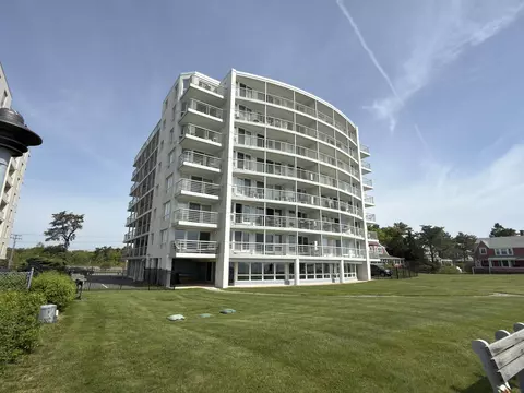 221 E Grand Ave #8F, Old Orchard Beach, ME 04064