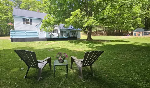 77 Maple St, Farmingdale, ME 04344