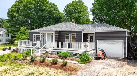 38 Mary Carroll St, Auburn, ME 04210
