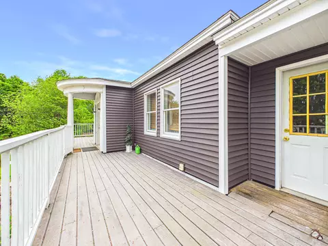 38 Mary Carroll St, Auburn, ME 04210