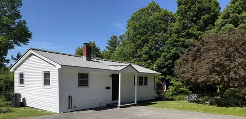11 Mayo St, Dover Foxcroft, ME 04426