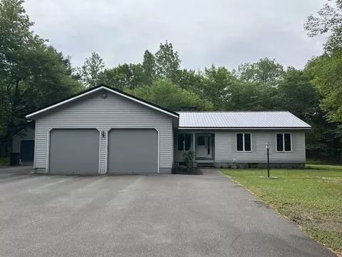 536 Park St, Milo, ME 04463